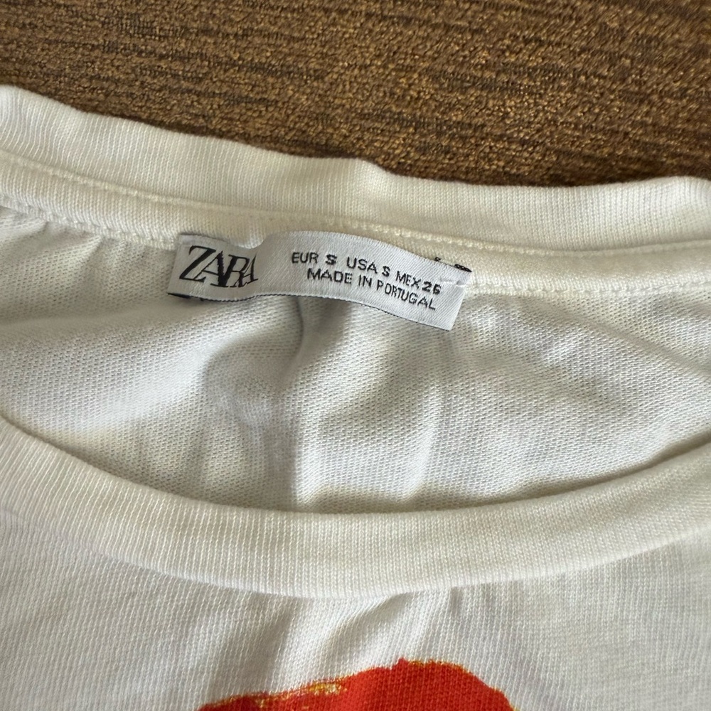 Zara Graphic Tee Shirt Women’s Size Small